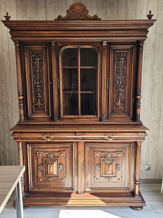 Piękny zabytkowy kredens  w doskonałym stanie, unikat, lite drewno