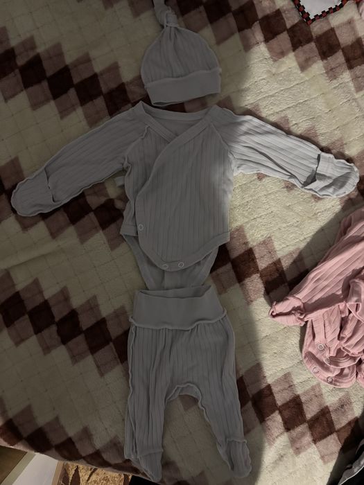 Продам детские вещи