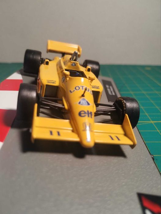 1/43 модель Lotus 99T