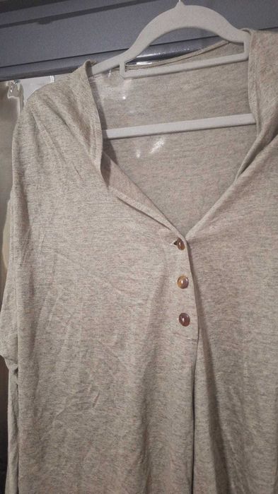 Casaco cinzento de malha