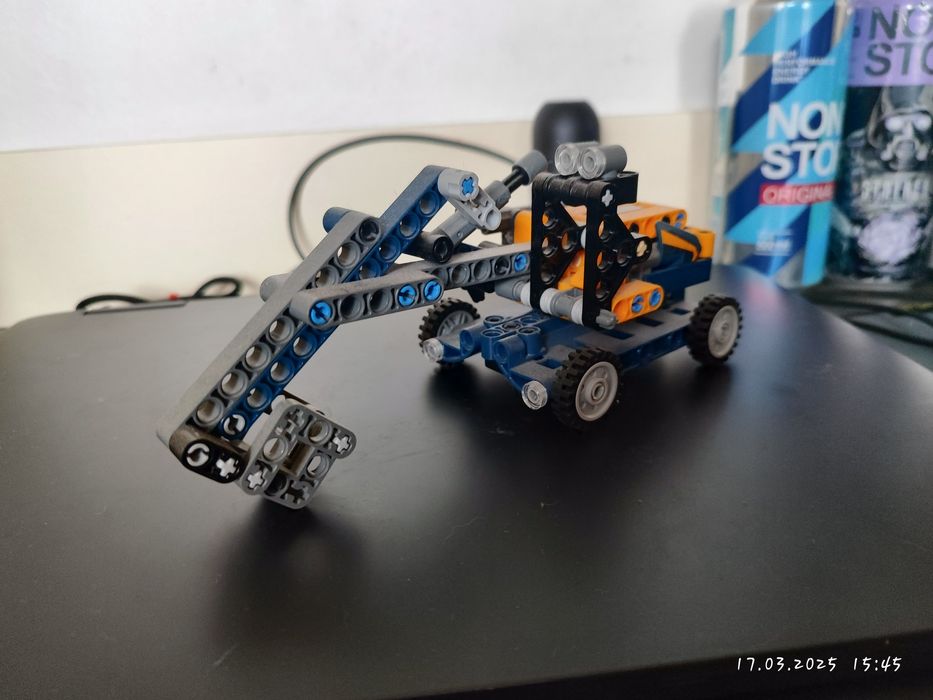 Lego Technic экскаватор