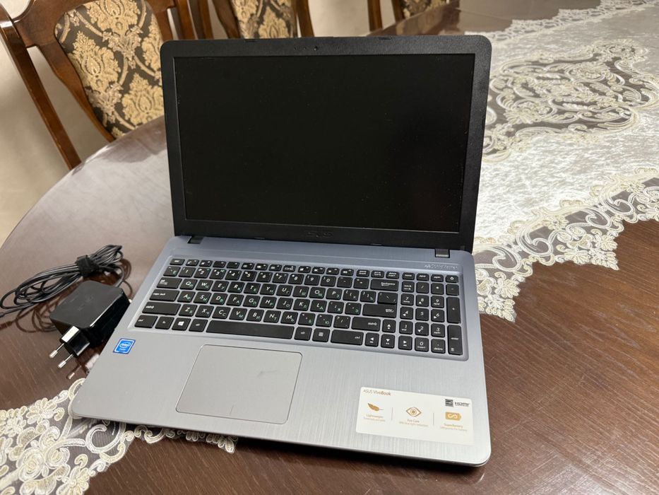 Ноутбук ASUS VivoBook 15