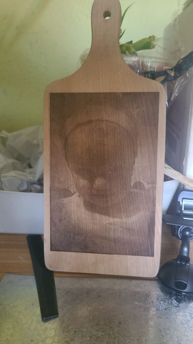 Grawerowanie jak i wycinanie laserowe w różnych materiałach