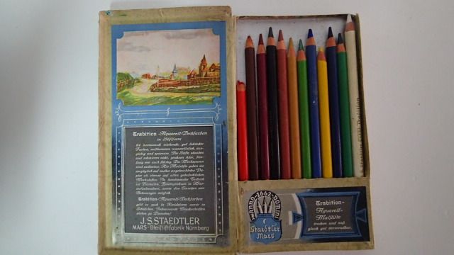 Caixa de lápis antigos da STAEDTLER e Caran D`ache
