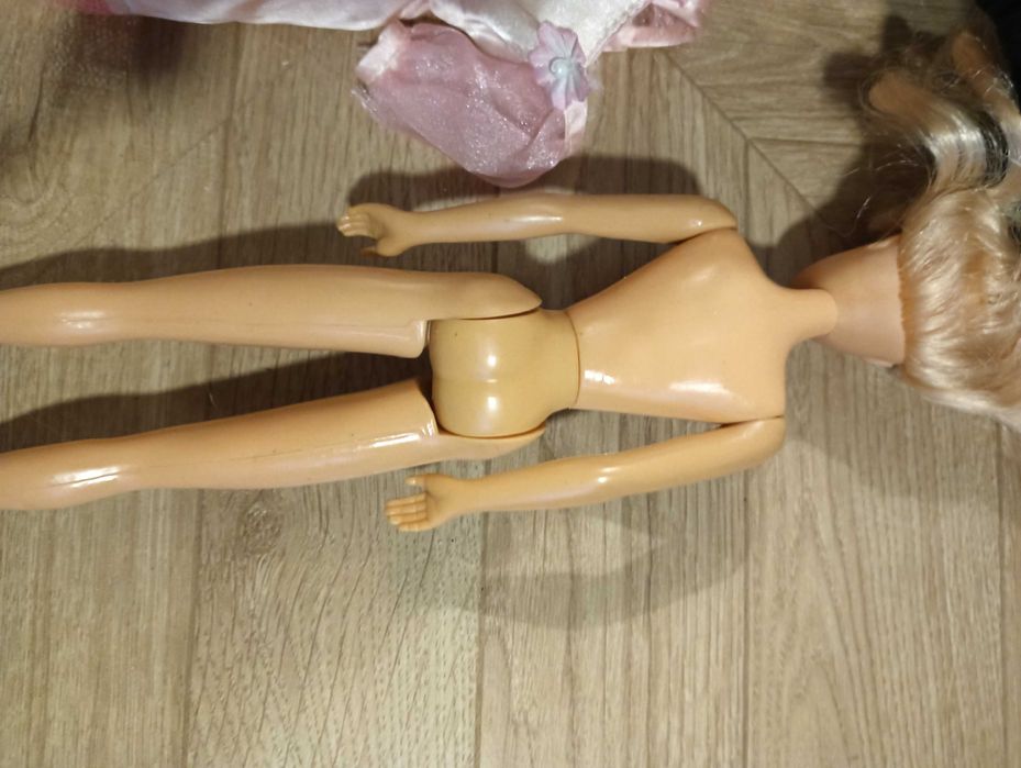 Lalka Barbie klon lata 80/90 w sukience