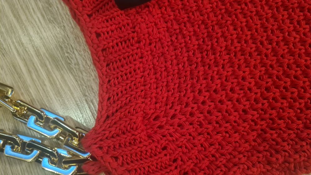 Czerwona torebka Minouu