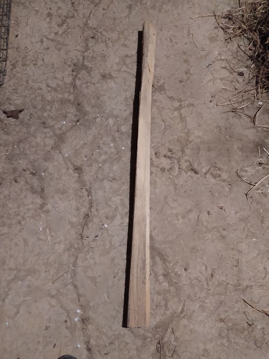 Брус колотий. Заготовка для стелі.
