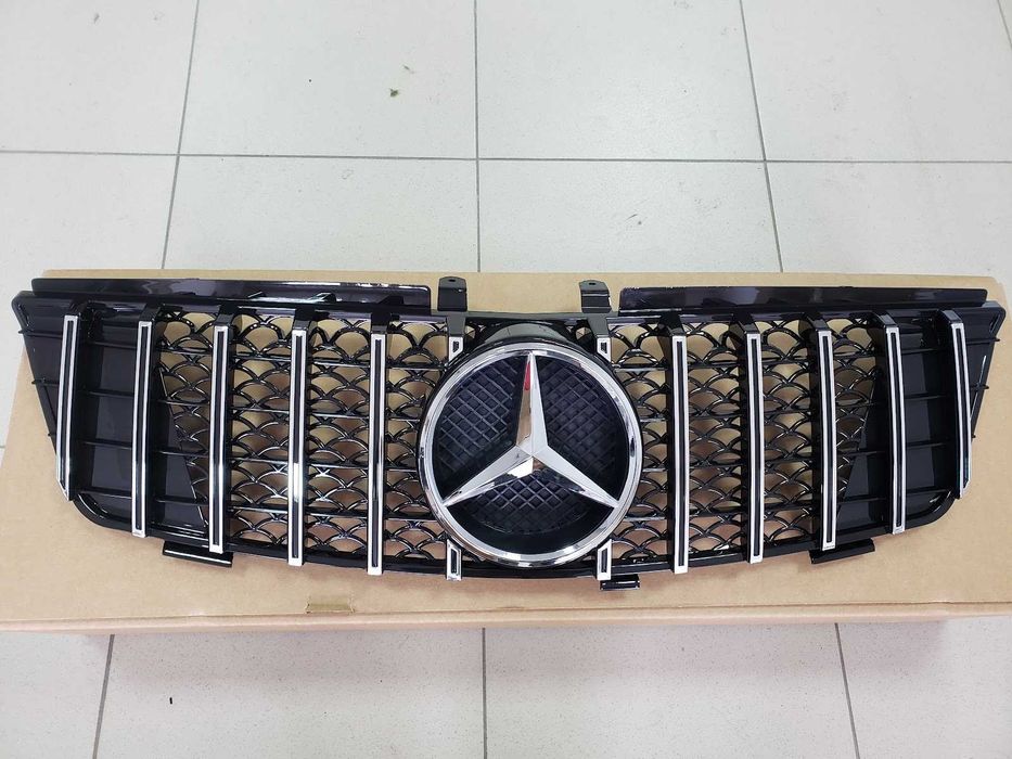 решетка радиатора мл 164 дорестайлинг 05-08 gt amg Mercedes ml w164