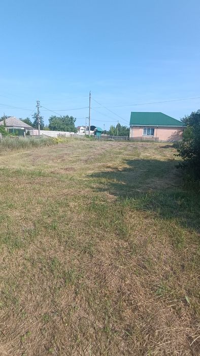Велика ділянка в центрі села