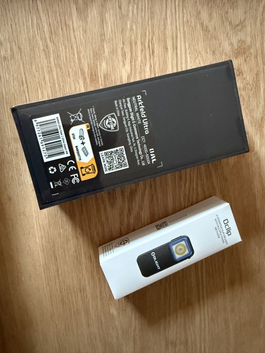 Latarka Olight Arkfeld Ultra + oclip gratis
