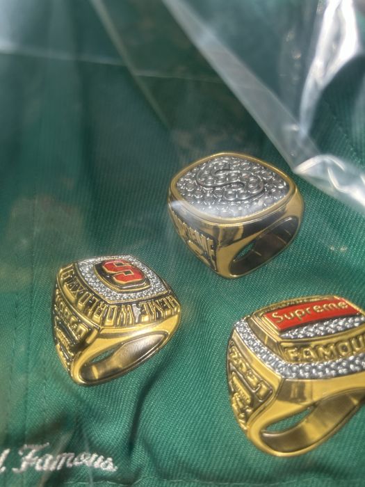 Boné Supreme x New Era Rings Box