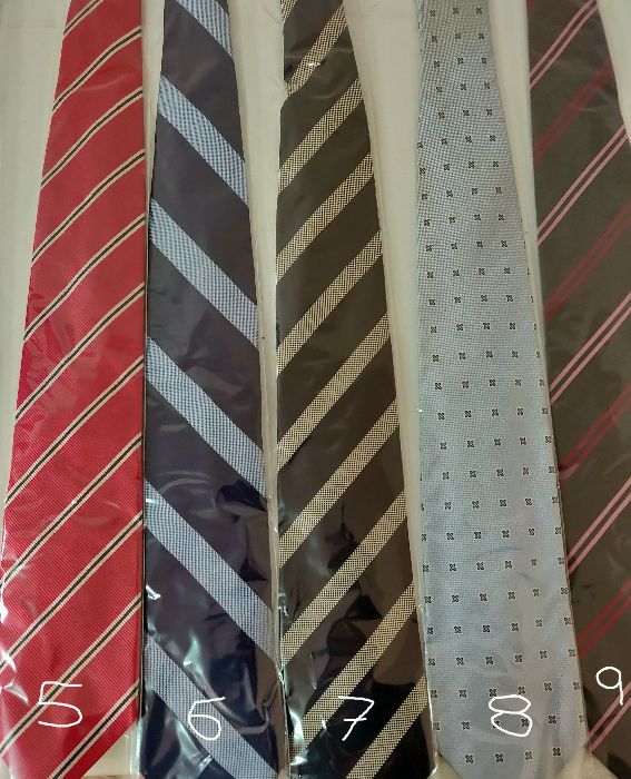 Gravatas (várias marcas, em bom estado)