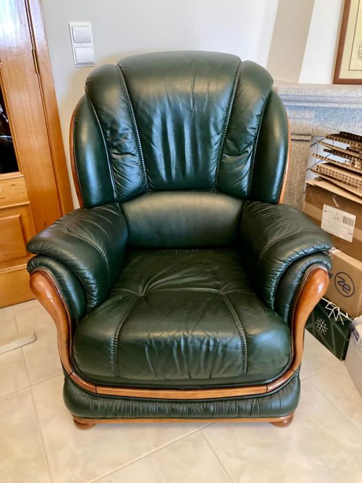 Trio de sofás em pele