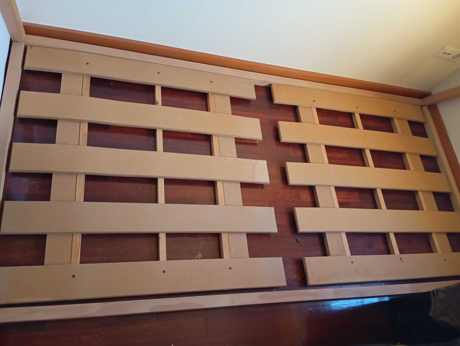 Cama Montessori criança com estrado