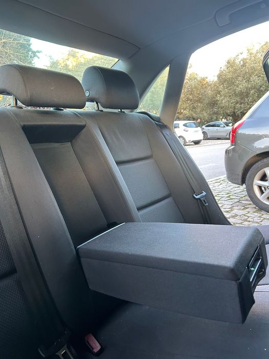 Audi A4  cinzento 1.6 a gasolina