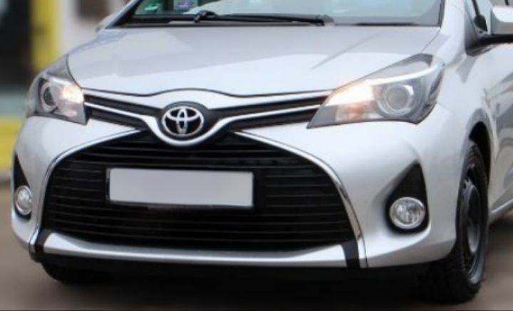 Zderzak przedni Yaris III 3 Lift 14-16 kolor 1F7