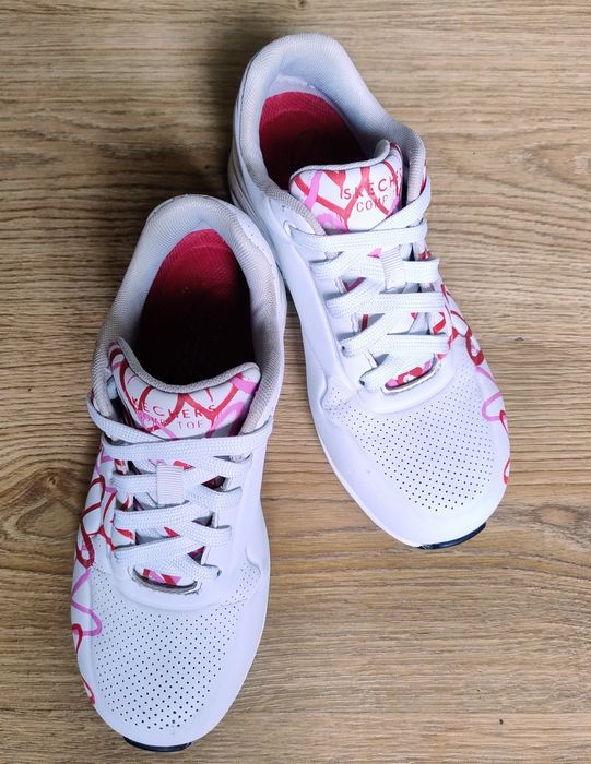 Продам кросівки Skechers