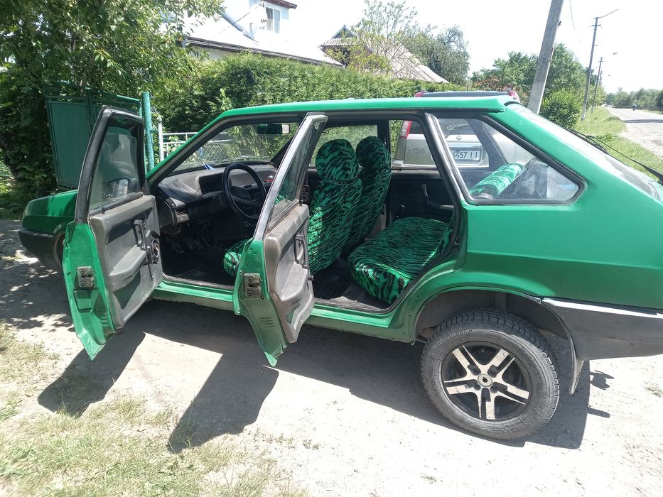 Продається гарний автомобіль. Ваз 2109.