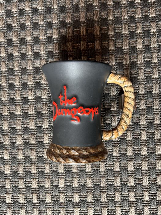 Caneca London Dungeons443587719227648000