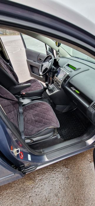 Mazda 5 (мінівен- універсал)