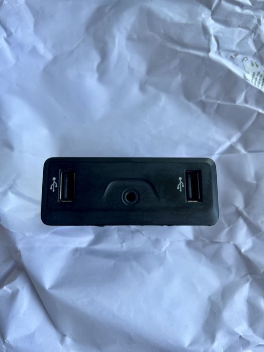 Módulo Conectores USB + AUX Renault Megane 4 / Talisman (280239853R)