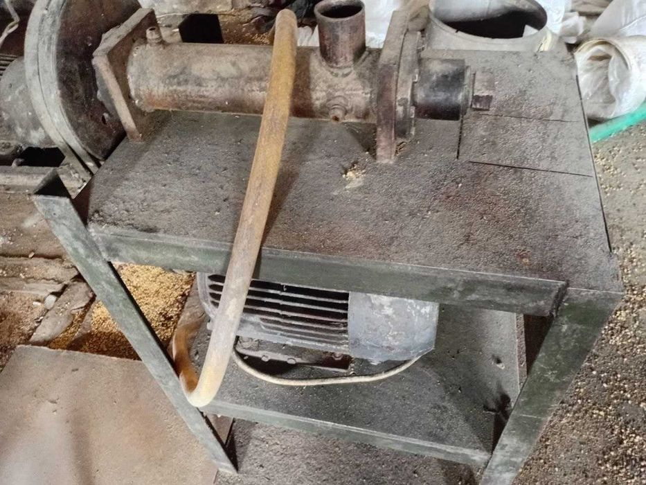 Экструдер для производства хлопьев