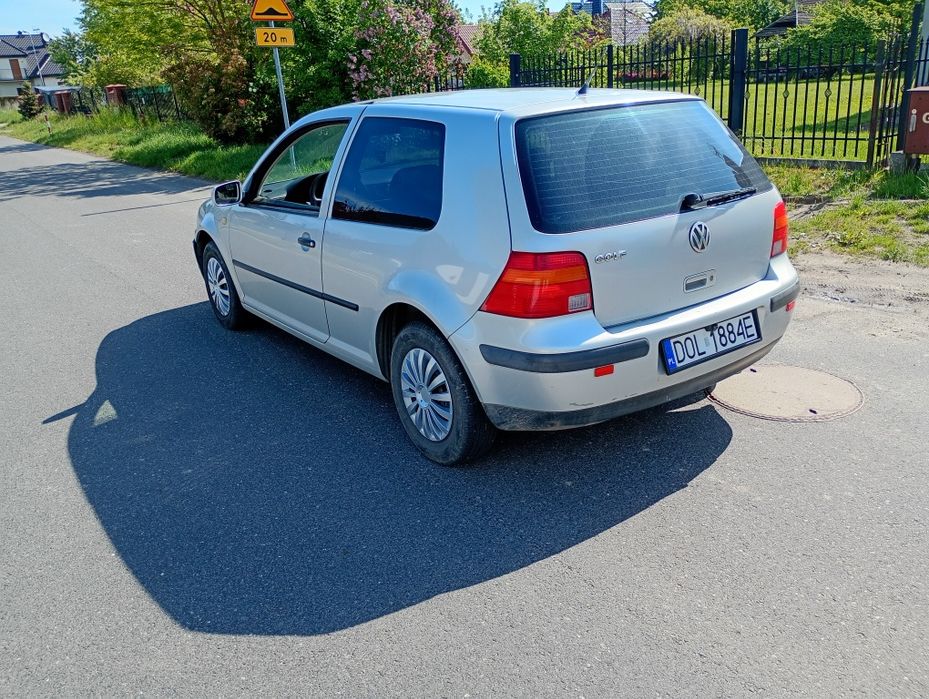 Volkswagen Golf*1,4 -16 V* sprawny
