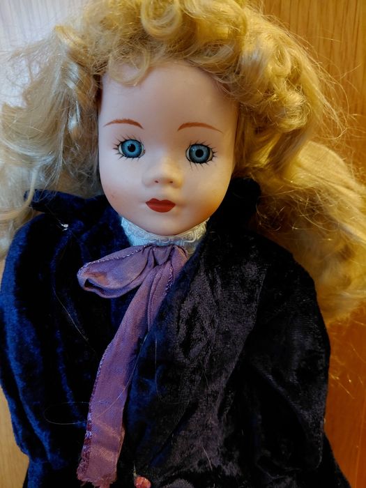 Boneca de porcelana