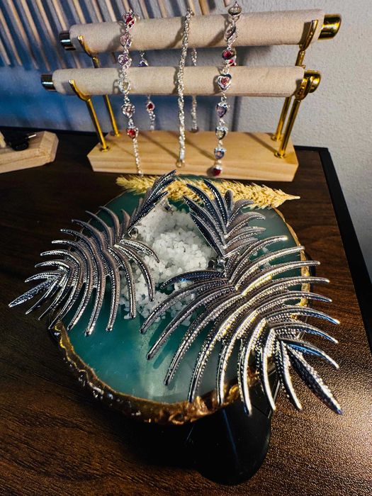 Brincos Dourados Festivos – Elegância que Brilha