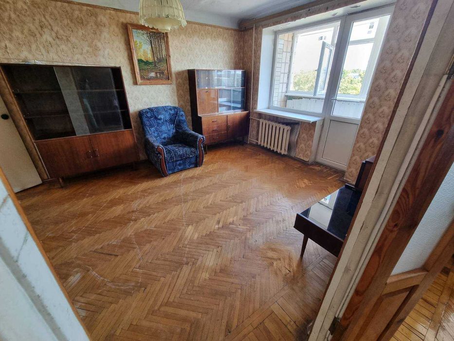 Продам 2к.кв. на Павловому Полі, 23 Серпня 47, 2 хв. від метро