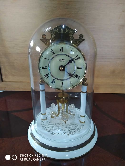 Relógio com pêndulos em cristal (passarinhos) a pilhas marca haller