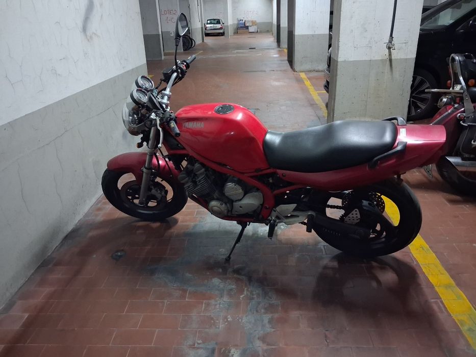 Yamaha xj600 sim  disponível