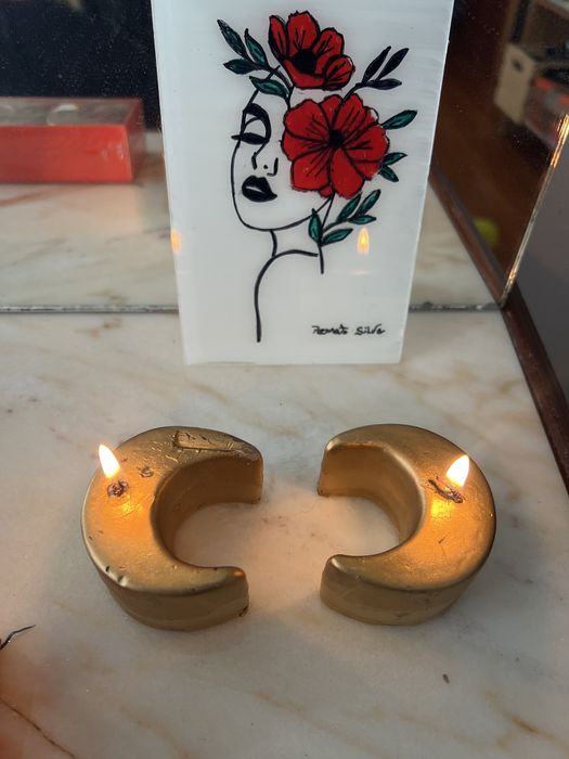 Conjunto de velas com formato de Lua