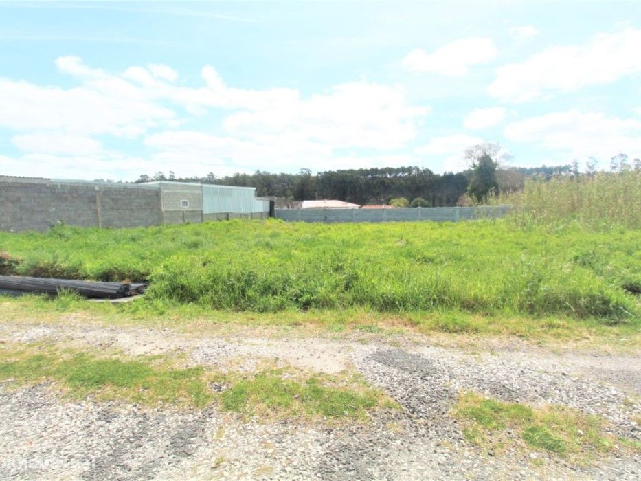 Terreno com boa frente — Marinha Grande, Leiria