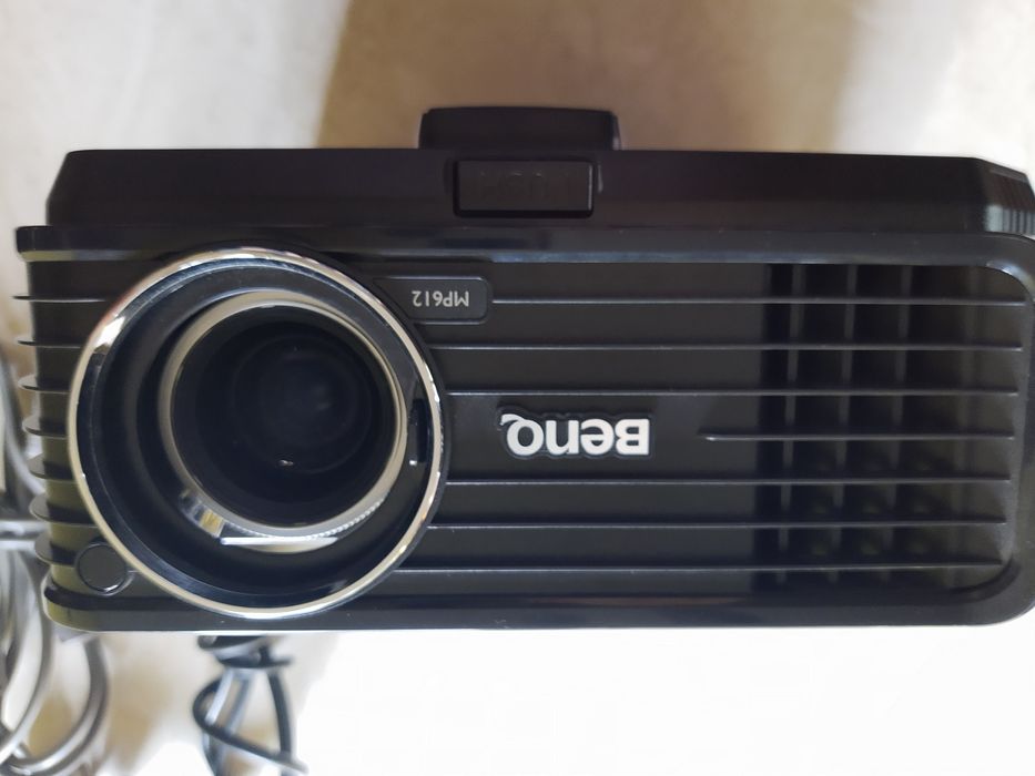Projektor BenQ MP612