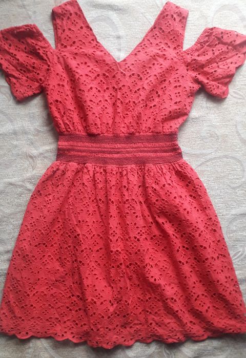 Czerwona sukienka Reserved 44