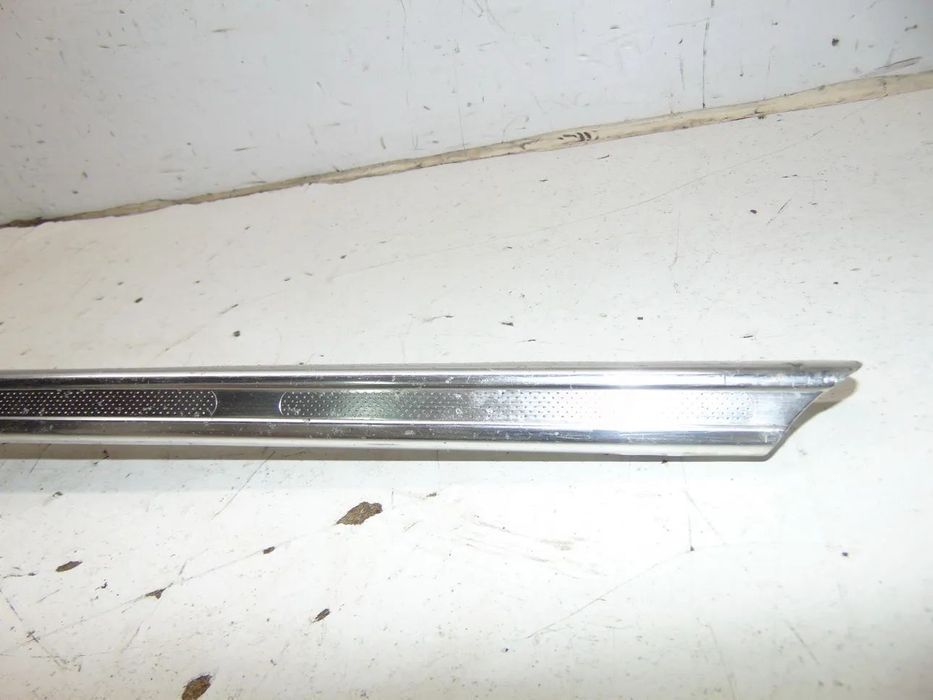 BMW 1602/2002 1ª Serie friso mala " usado em bom estado