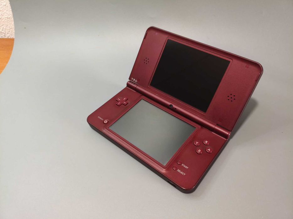 Nintendo DSI XL Vermelho