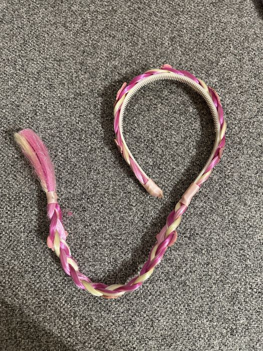 Обруч з косою. Для принцеси. Доповнення до святкового образу.