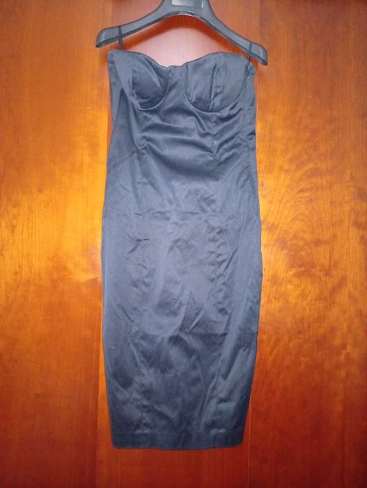 Vários artigos de roupa