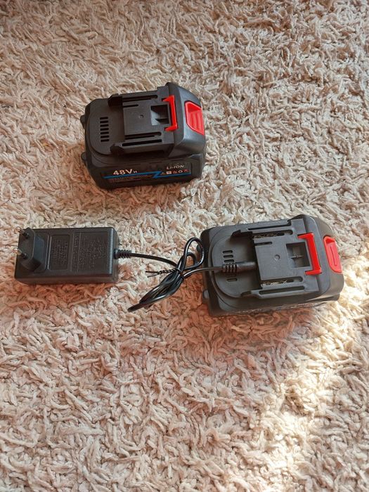 2 Акумулятори на 20в. + зарядний пристрій