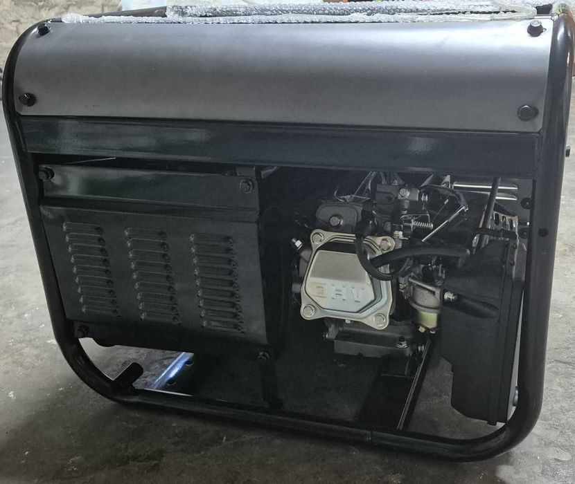 Agregat prądotwórczy 3-fazowy 5.5 kW / 8.3A - ręczny rozruch  - Nowy