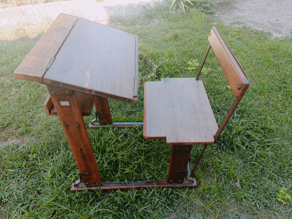 Carteira de escola antiga