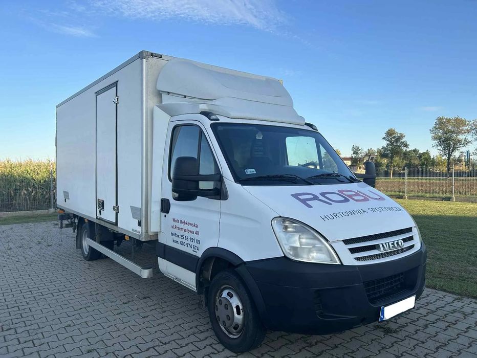 Iveco Daily  Iveco Daily 50C15 Kontener Izoterma / Winda / 2009 / FV23%