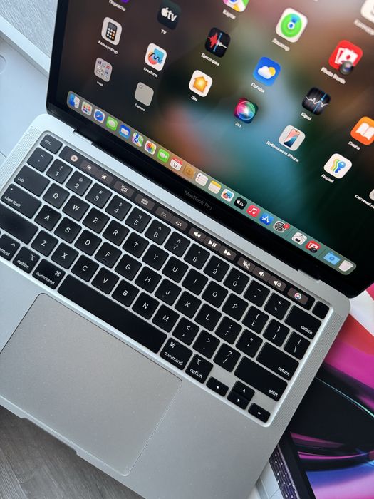 MacBook Pro 13 M1 (2020) 8GB / 256GB — стан близький до ідеалу