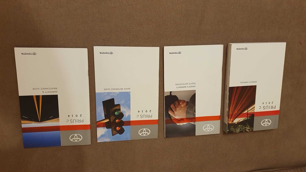 Сервісні книги. Toyota PRIUS 2014р.