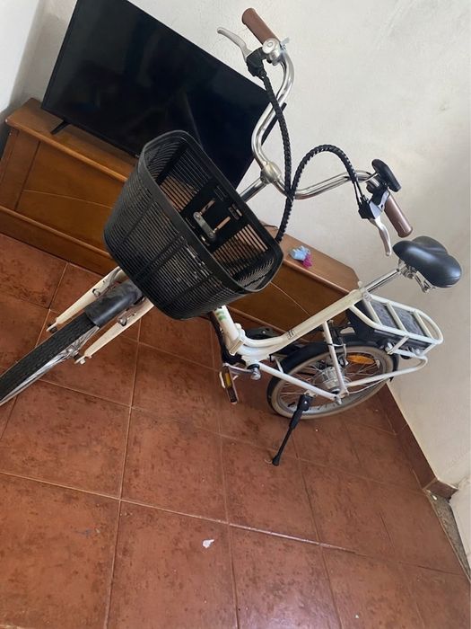 Bicicleta Elétrica Dobrável Nilox - Excelente Estado Descrição: Vendo bicicleta elétrica dobrável urbana