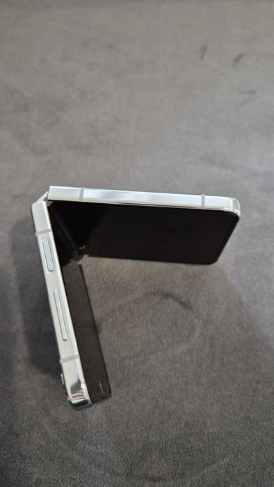 Samsung Galaxy ZFlip5 512GB idealnym na gwarancji