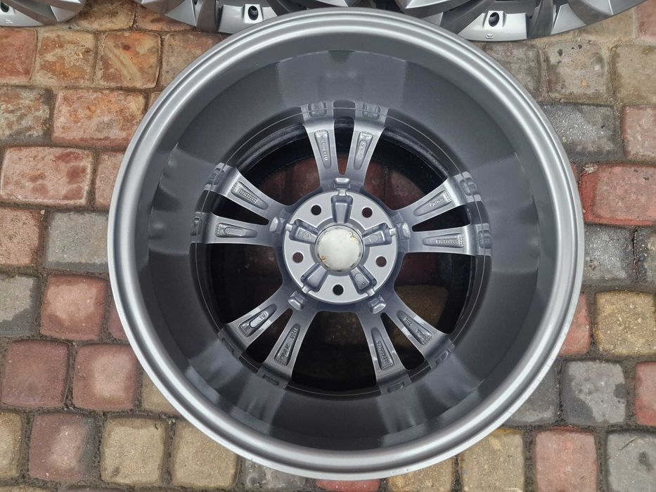 Alfa Romeo 16 cali 5x110 7J ET41 Gulietta