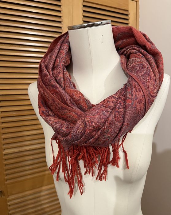 Écharpe em tons de rosa